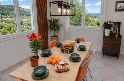 Vals-pres-le-Puy House | Le balcon de Compostelle
