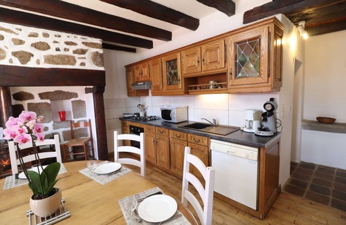 Pers House | LE BEL MARQUIS NEAR LAC DE SAINT ETIENNE CANTALES