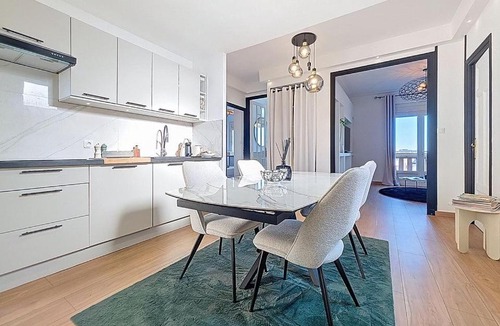 Valence Apartment | Le Briand Superbe Appartement avec Vue 4 personnes