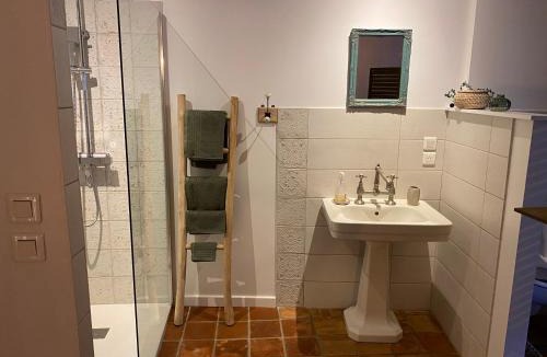 Labeaume House | Le Bruit de l'eau (Chambre Boudoir)