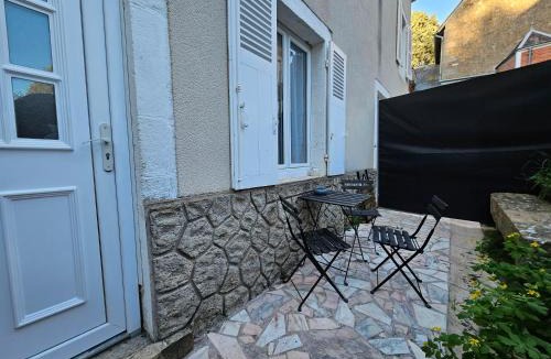 Chateaumeillant Apartment | Le CASTEL 22