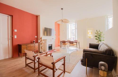 Vernier Apartment | Le charme de l'ancien, rénové - Nice - 4 personnes