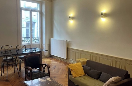 Le Puy-en-Velay Apartment | Le charme du Puy dans une ancienne verrerie