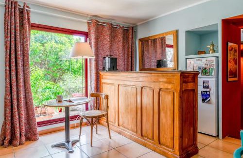 Lagarde Pareol Bed & Breakfast | Le Clos Des Chênes