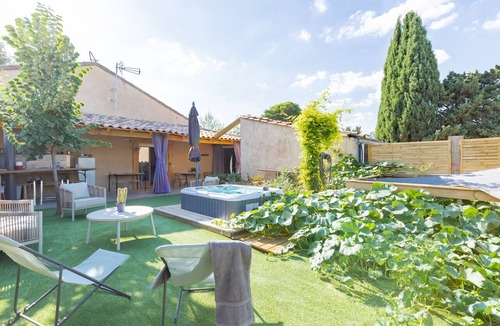 Villalbe Apartment | Le Clos des Plaisirs - Studio avec jacuzzi privé