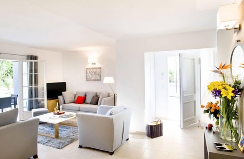 Saint-Saturnin-les-Apt House | Le Clos Savornin V8ID by Interhome