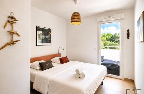 La Petite Motte Apartment | Le Coba Beach T3 à 450m plage, Grande Motte,clim, wifi, parking