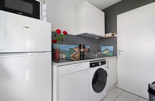 Pleurtuit Apartment | “Le Cocon De Laurence” Apartment with Private Terrace and Wi-Fi