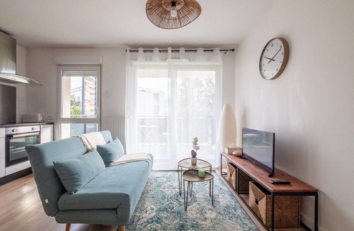 Saint-Priest Apartment | Le Cocon de Saint Priest - T2 Balcony & Terrace