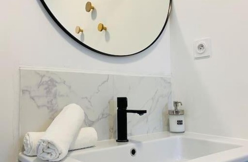 Quartier Hyper-Centre Apartment | Le Condorcet. Charme et confort à Championnet