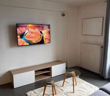 Secteur 3 Apartment | Le Cosy duplex-4p-2beds-free parking