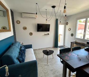 Argeles Plage Apartment | Le Crépuscule Terrace, beach