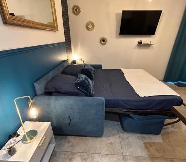 Argeles Plage Apartment | Le Crépuscule Terrace, beach