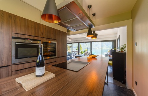 Bredannaz Apartment | Le Cristal - Prestigieux appartement au Lac d'Annecy avec vue unique à 180°