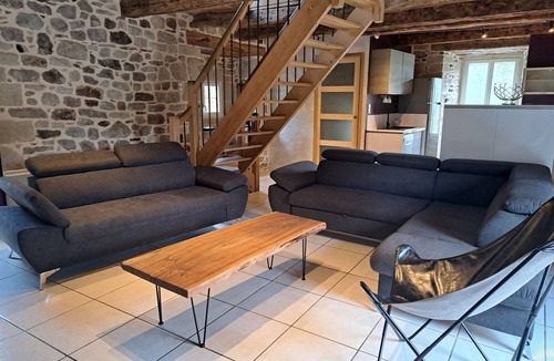 Recoules-Previnquieres House | Le Crochet de Pervenche, 4-star self-catering cottage in a quiet country setting