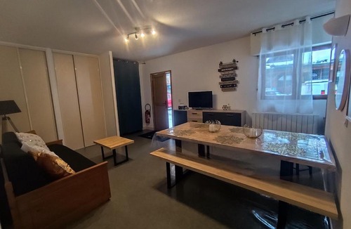Guzet Neige Apartment | Le Flocon Doré - Appartement Chaleureux au Cœur de la Station