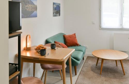 Coise-Saint-Jean-Pied-Gauthier Apartment | Le Relai Du Val -Wifi Terrasse