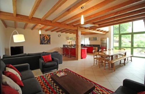 Compreignac House | Le génie de la forêt
