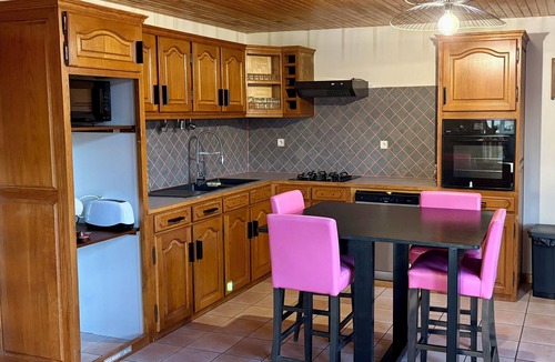 Saint-Sauveur-de-Peyre Apartment | Le Gîte du Roc: spacious gîte for 8/10 people