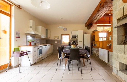 Thoiry House | Le gite à Géo – Charming Renovated House with Space, Authenticity, and Nature