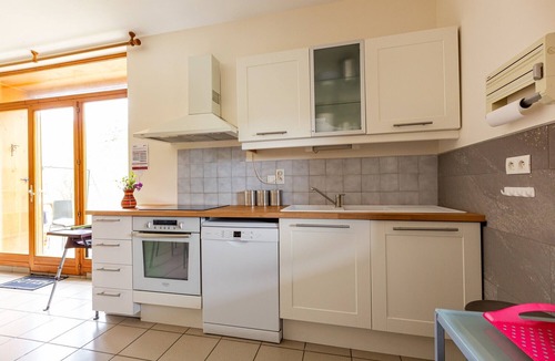Thoiry House | Le gite à Géo – Charming Renovated House with Space, Authenticity, and Nature