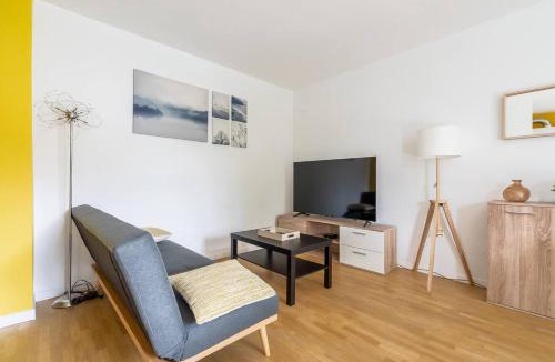 Bussy-Saint-Georges Apartment | Le Golden Escape - 10min to Disneyland