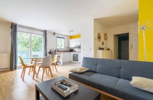 Bussy-Saint-Georges Apartment | Le Golden Escape - 10min to Disneyland