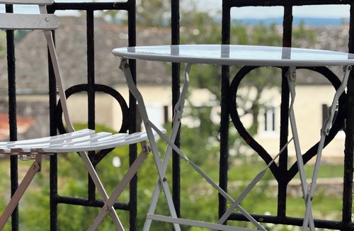 Rieupeyroux House | Le Jardin de la Guionie, bed and breakfast on the farm - nature, serenity, walks.