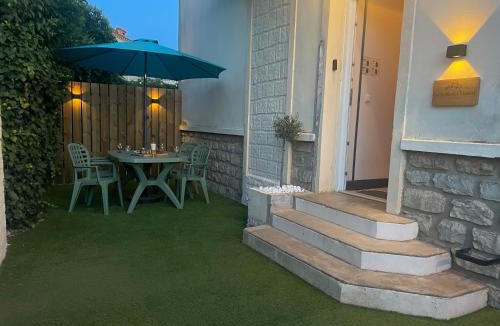 Frontignan Apartment | Le Jardin des Mûriers
