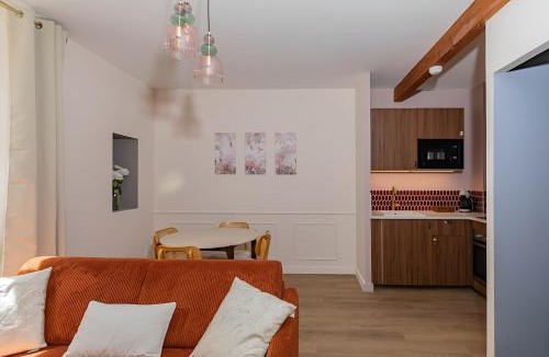 Cremieu Apartment | Le Jungle - Nid douillet & Place de parking privé