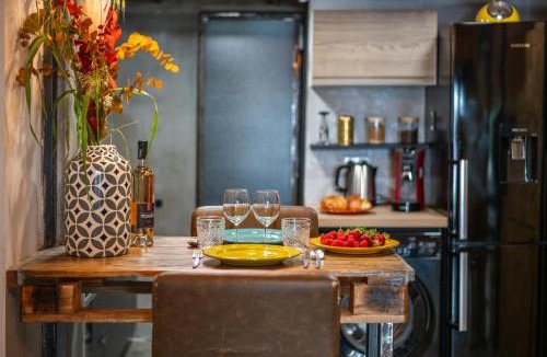 Liberation Apartment | Le Loft - Un Voyage Urbain au Coeur de la Ville