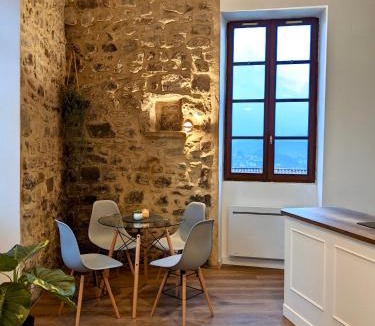 Aubenas Apartment | Le Louis - du charme en centre-ville