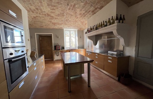 Berrias-et-Casteljau House | Le Mas de Jalès: A blend of traditional stonework and contemporary art
