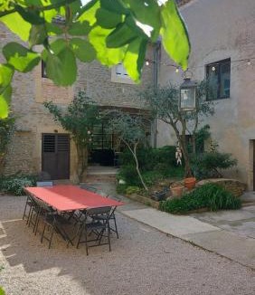 Valreas Bed & Breakfast | Le Mas Des Sorcières - Maison d'hôtes