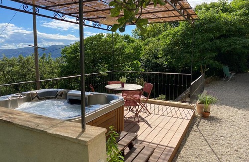 Mirmande House | Le Mas du Rochet - Gîte à la campagne avec spa privé - 2 à 4 pers