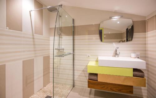 Millau Apartment | Le nid des ailes piscine jardin parking centre-ville