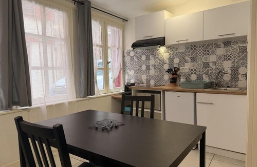 Le Puy-en-Velay Apartment | Le Nid Villeneuve -Ground Floor in the Town Center