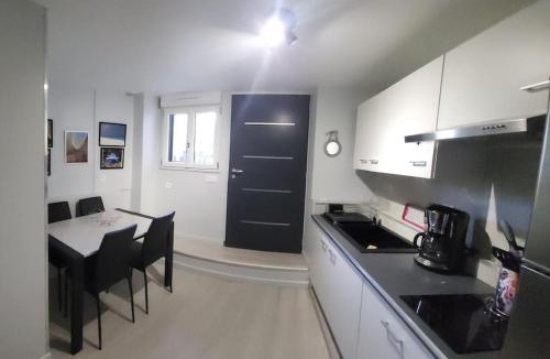 Paulhe Apartment | le palierou