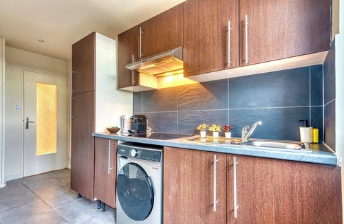 Bussiere - Cadiere Apartment | Le Panoramique - Grand T2 métro B Oullins