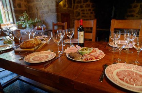 Le Malzieu-Forain Bed & Breakfast | Le petit château du Villard