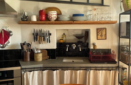 Goult House | Le Petit Château is a village house in the charming village of Goult.