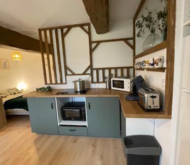 Montaudin House | Le Petit Eucalyptus - Cozy Country House - wifi - Dog friendly