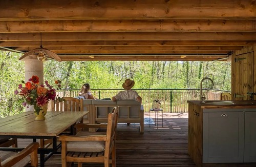 Saint-Antonin Noble Val Ski Chalet | Le Pigeonnier (sleeps 5)