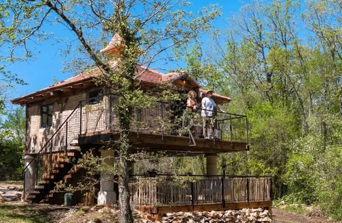 Saint-Antonin Noble Val Ski Chalet | Le Pigeonnier (sleeps 5)