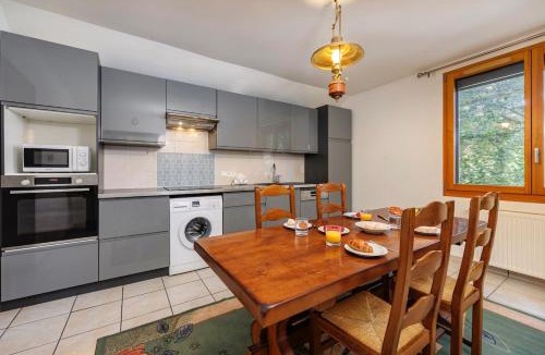 Ferney-Voltaire Apartment | Le Refuge Verdoyant - Close to Switzerland & Spacious