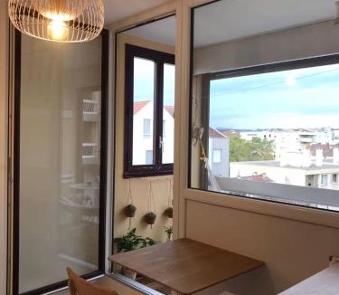 Villette Gare Apartment | Le Studio Lumière - Balcony - 5min Part-Dieu