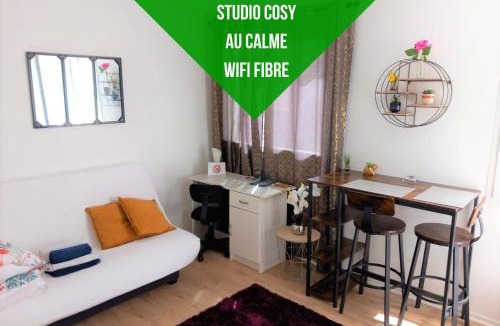 Tarbes Apartment | Le Zen -studio tout équipé- WIFI Fibre- centre ville avec parking