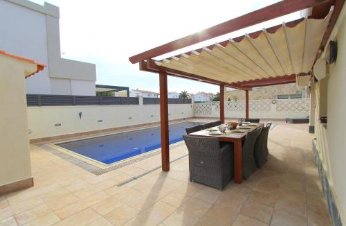 Empuriabrava Villa | LEON INMO Villa Loro - 14157