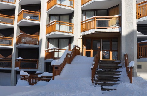 Venosc Apartment | Les 2 Alpes studio 2 ppl with ski station view