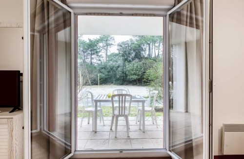 Le Verdon-sur-Mer Apartment | Les Alcyons T2 by Interhome